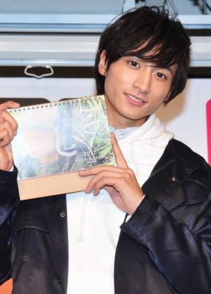 小関裕太、クリスマスは舞台共演者とプレゼント交換！ 「1,500円以内で考え中」