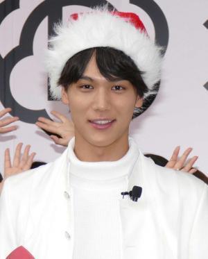 中川大志、サンタ姿で登場　子ども時代の“クリスマス号泣”事件も告白