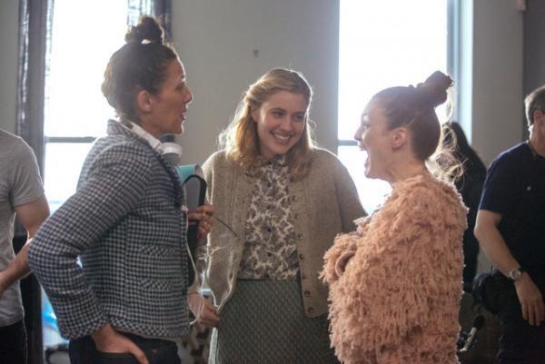 才能あふれる2人の女性がタッグ！『マギーズ・プラン 幸せのあとしまつ』オフショット到着