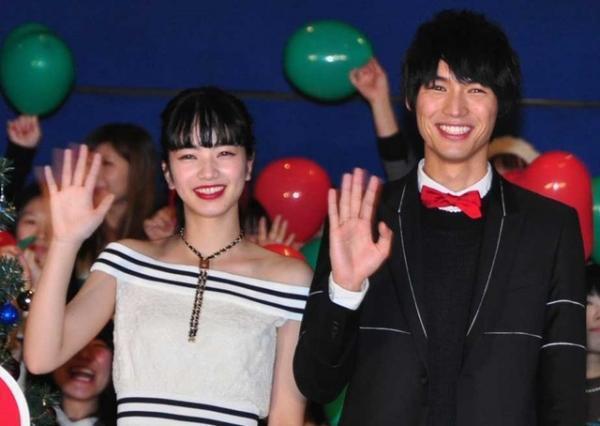 福士蒼汰、小松菜奈の無茶ぶりに応え平泉成のモノマネのクリスマスプレゼント！