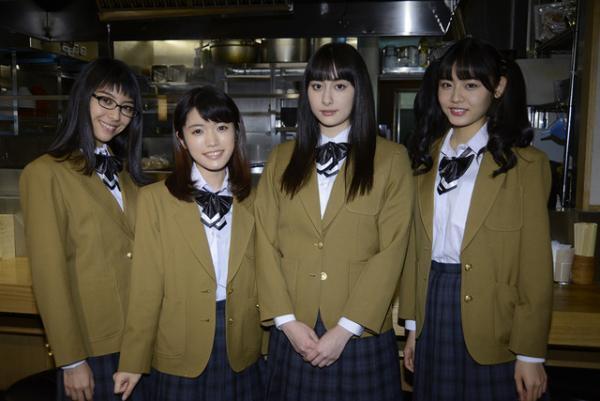 早見あかり、ラーメンを食べまくる「ラーメン大好き小泉さん」年末スペシャルが今夜放送