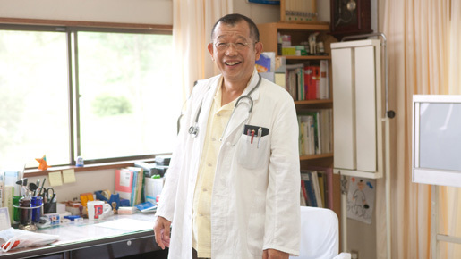 誰しもが抱える“嘘”から見る人間の“揺れ”　西川美和最新作『ディア・ドクター』