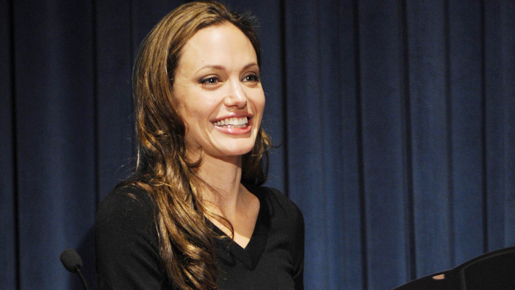 ブランジェリーナ、難民救済のために国連難民支援機関に100万ドルを寄付