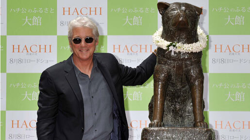 リチャード・ギア出現に渋谷の街は大騒ぎ　海を渡り、ハチ公と再会！