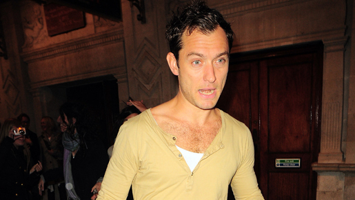 ジュード・ロウに新しいロマンス。三角関係でしかも恋敵はディカプリオ？