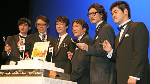 堺雅人らO型キャストに、A型・豊原功補ブチギレ　『南極料理人』プレミア舞台挨拶