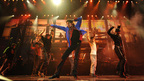 ブルーのジャケットで踊る、マイケル最後のリハーサル新画像が日本初公開！