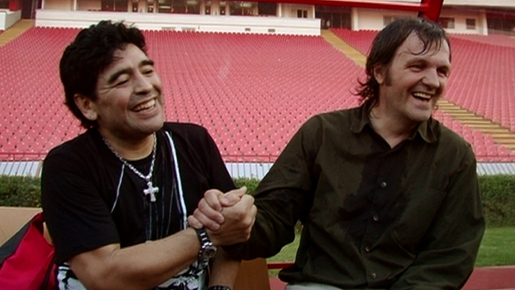 窮地のマラドーナを強力援護射撃？E・クストリッツァ監督『マラドーナ』日本公開決定