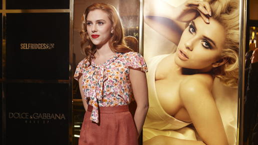 スカーレット・ヨハンソンに会える権利がチャリティ・オークションに出品