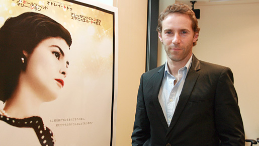 シャネルの生涯の恋人を演じたアレッサンドロ・ニボラ「少年のようなココの服が好き」