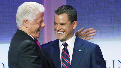 サミット開催のN.Y.で、マット・デイモンがクリントン元大統領主催の会議に登壇