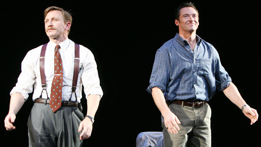 ウルヴァリンと007が舞台で共演。上演中の携帯着信音にキレる