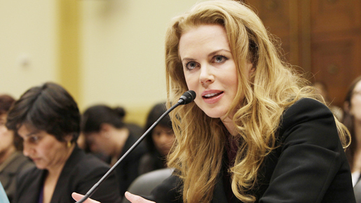 ニコール・キッドマンがワシントンの公聴会に出席。女性に対する暴力根絶を訴える
