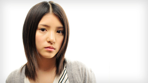 川島海荷インタビュー　衣裳のスカートが短すぎてドッキリ!?　切ない恋にキュン！