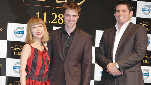 ロバート・パティンソン、“恋人役”クリステン不在の来日はやっぱり寂しい？