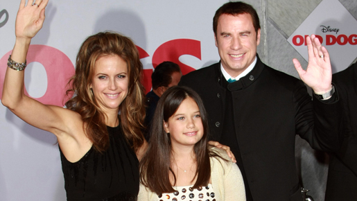 笑顔が戻ったトラヴォルタ･ファミリー、新作プレミアに出席