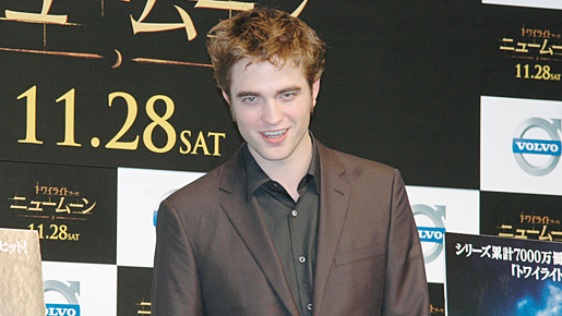 ロバート・パティンソン、新作でユマ･サーマンら、大人の女優たちと共演