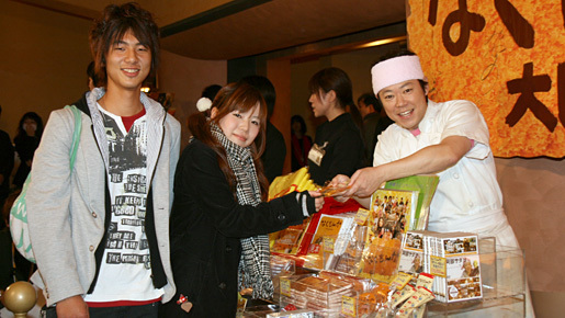 阿部サダヲ、テンション“アゲアゲ”でグッズ販売員に「24時間テレビみたい」