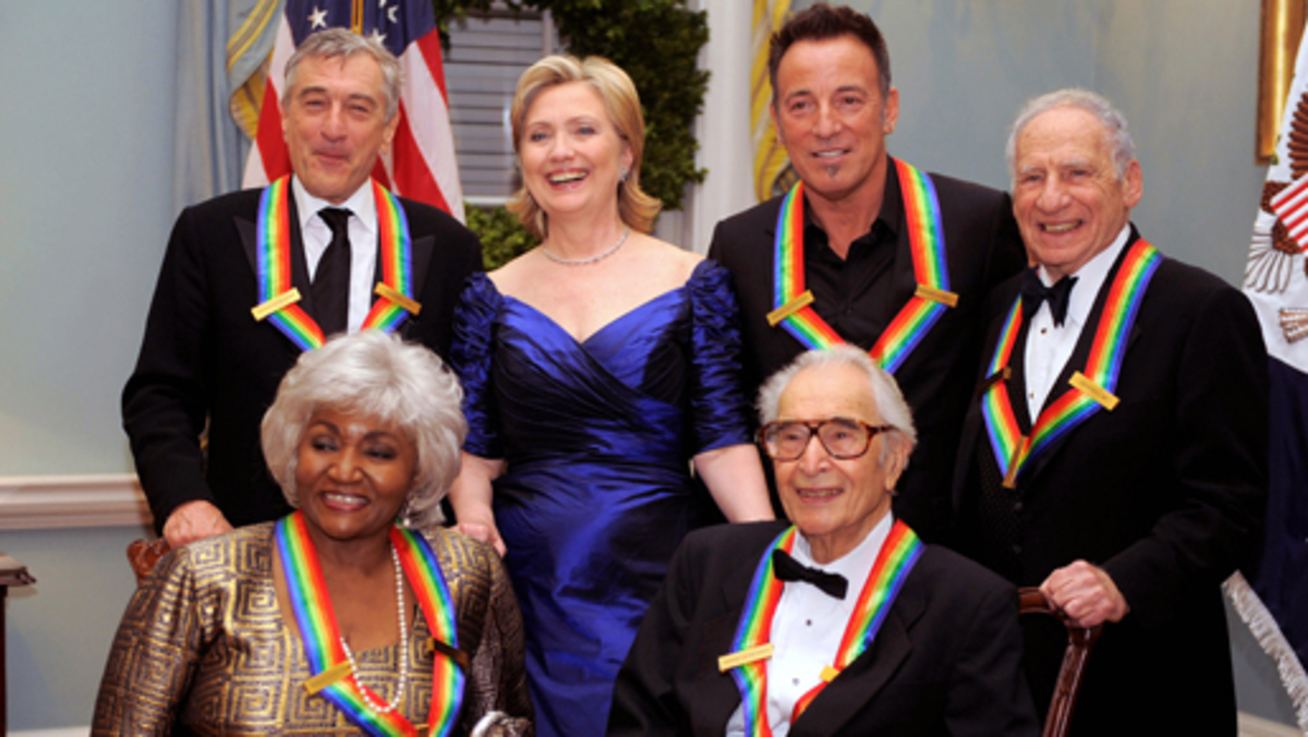 第32回ケネディ センター名誉賞をロバート デ ニーロらが受賞 オバマ大統領も祝福 09年12月8日 ウーマンエキサイト 1 2