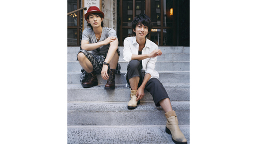 三浦春馬＆佐藤健がN.Y.の中心で鍋をつつく？　5日間の旅を収めたDVD発売！