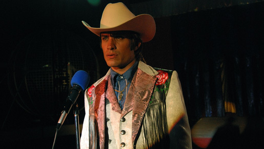 ガエル、歌手として大ブレイク!?　カウボーイルックで歌ってはじける！　