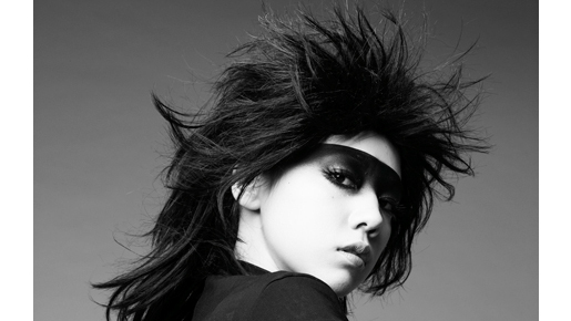 40週連続1位？　仲里依紗、悩殺“ゼブラクィーン”姿のPV映像をお披露目！