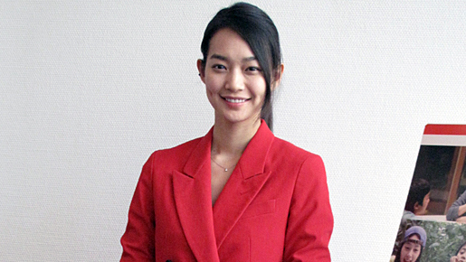 長身美人シン・ミナ　熱烈メッセージと美脚2変化で“真！韓国映画祭”PR