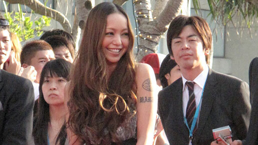 【沖縄国際映画祭】哀川翔、安室奈美恵ら約200人がセレモニーに登場し華やかに開幕