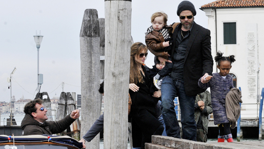 家族サービスに慈善活動…、大忙しだったブランジェリーナのイースター休暇