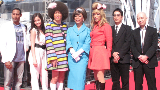 “ストロベリー”石橋貴明、メイサに抱きつき暴走　矢島美容室イベント