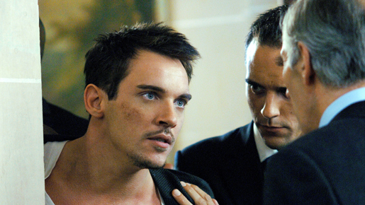 ジョナサン・リス＝マイヤーズが空港で泥酔、UA機から搭乗を拒否される