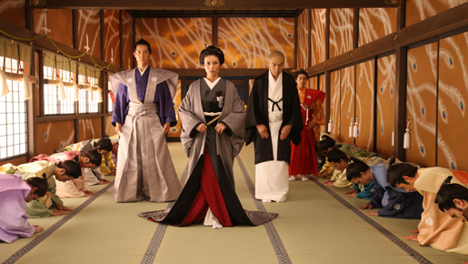 将軍様のおな〜り〜！　柴咲コウ、ついにクランクイン　『大奥』御鈴廊下で製作会見　