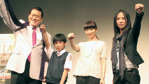 猪木、初主演映画で爆笑挨拶「観に来いよ！観れば分かるさ！」