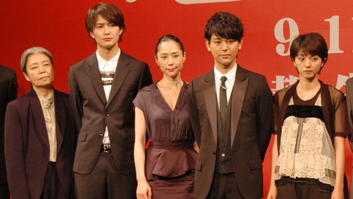 妻夫木聡らが日本代表に声援！　…も、樹木希林は「サッカーは頭の細胞に悪そう！」