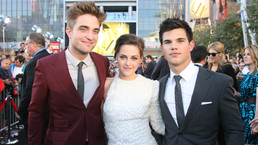 『トワイライト』最新作L.A.プレミアに9千人熱狂　ベラとジェイコブのキスに悲鳴！