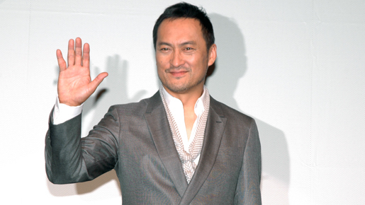 渡辺謙が成田から舞台挨拶に直行！　サプライズでの登場に観客熱狂