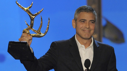 ジョージ・クルーニーが証人として出廷、ミラノの裁判所はファンで大混乱状態に