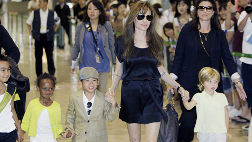 子連れ来日を果たしたアンジー、破局の誤報道を流した英大衆紙から賠償金を受け取る