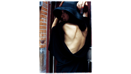 芦名星と蜷川実花が再コラボ　上海で撮影の「月刊 芦名星」発売決定！