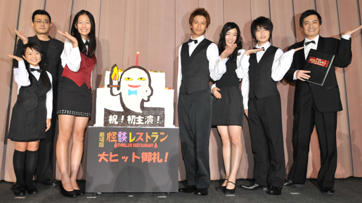 国民的美少女・工藤綾乃がミニスカギャルソン姿で初主演作舞台挨拶に登壇！