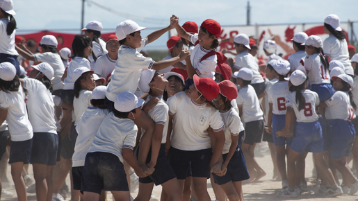 『悪人』の李相日監督がハンディカムCMを演出！　真夏の大騎馬戦を珠玉のドラマに