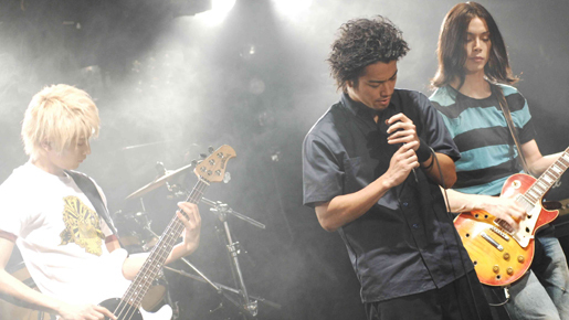 向井理が半裸でVサイン！　水嶋ヒロはギター練習　『BECK』メイキング映像が到着