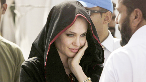 アンジェリーナ・ジョリー、コーラン焼却を計画するフロリダの教会を非難