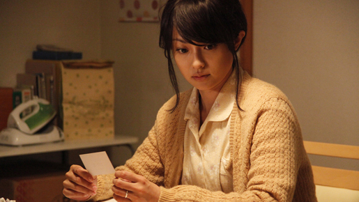 深キョン、衝撃の（？）リアル主婦映像解禁！　お疲れモードで味噌汁を作り…