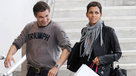 ハル・ベリー、新恋人とビバリーヒルズでチャリティ・ガラに出席