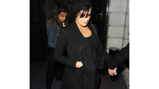 ペネロペ、バルデムと共にお出かけで大きくなったお腹を披露