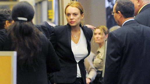 リンジー・ローハン、感謝祭を家族と祝うためにリハビリ施設から一時帰宅