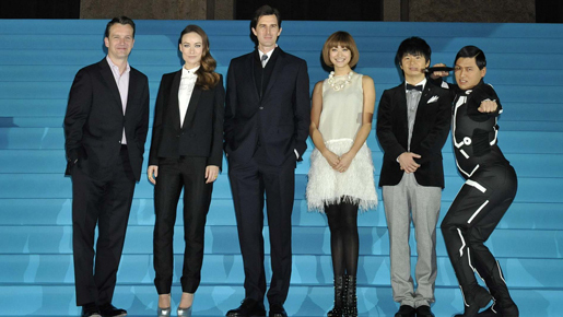 オードリー春日、トロンスーツにご満悦　「春日効果で劇場は連日満員になる！」