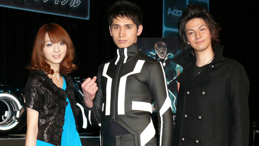 ついにトロン・ボーイ決定！　318名の中から選ばれたのは…美形の戦場カメラマン？