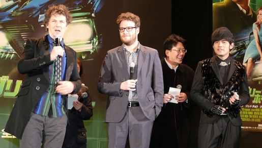 『グリーン・ホーネット』日本上陸！愛車も“飛び出す”ド派手プレミアで、なぜか餅つき